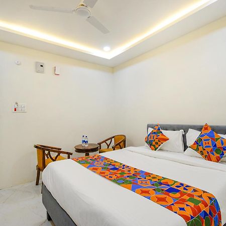 Fabhotel Ssr Ikon Suites - Nr Hyderabad Central University, Kondapur Exteriör bild