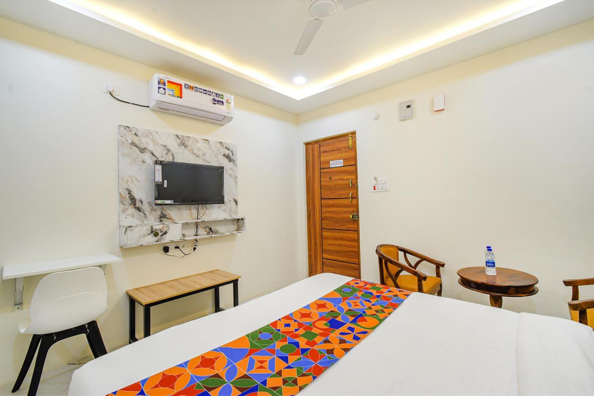 Fabhotel Ssr Ikon Suites - Nr Hyderabad Central University, Kondapur Exteriör bild