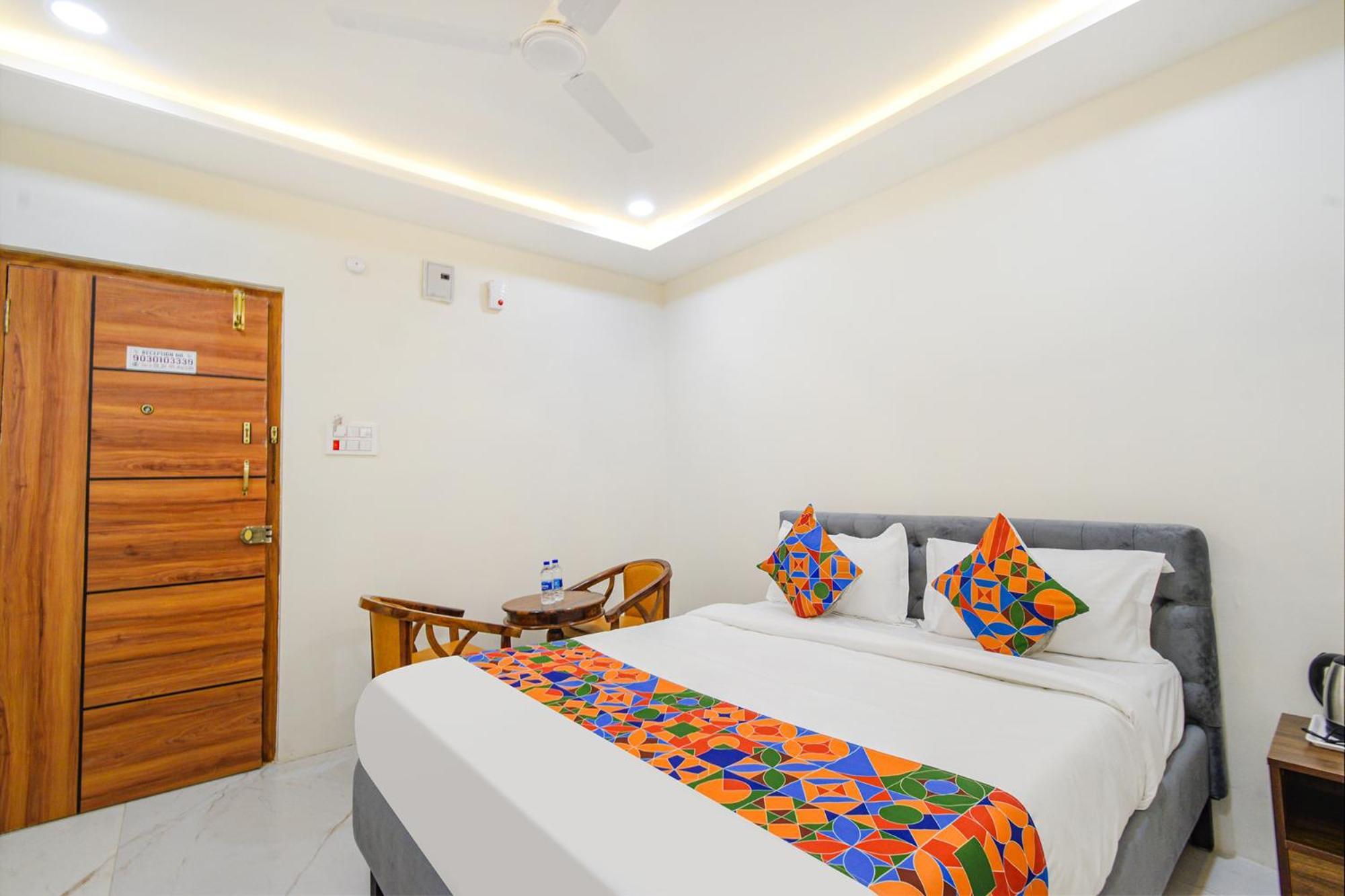 Fabhotel Ssr Ikon Suites - Nr Hyderabad Central University, Kondapur Exteriör bild