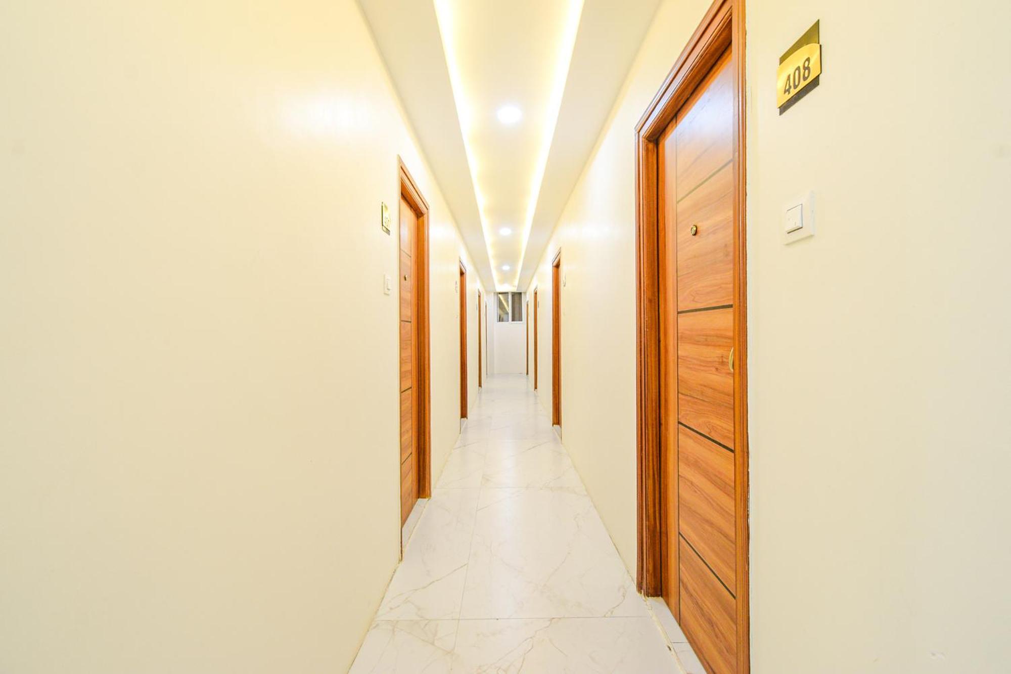 Fabhotel Ssr Ikon Suites - Nr Hyderabad Central University, Kondapur Exteriör bild